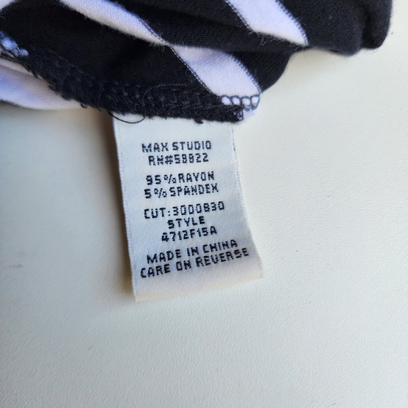 Max Studio Black White Chevron Stripe Skirt Knee Length Pull On Women's Sz M - Picture 4 of 8